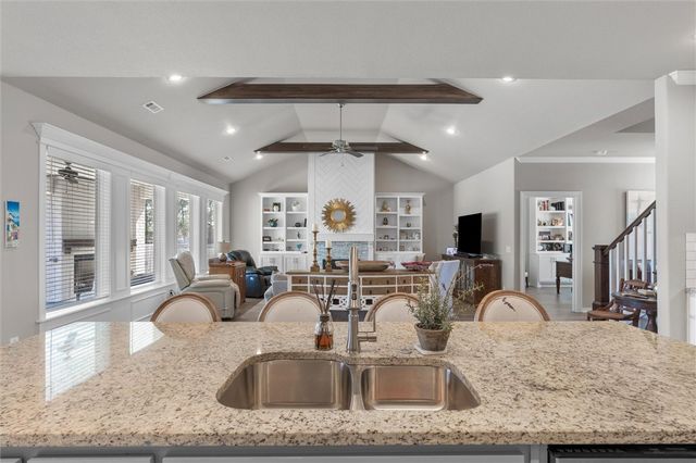 664 Malbec Road, Tontitown, AR 72762