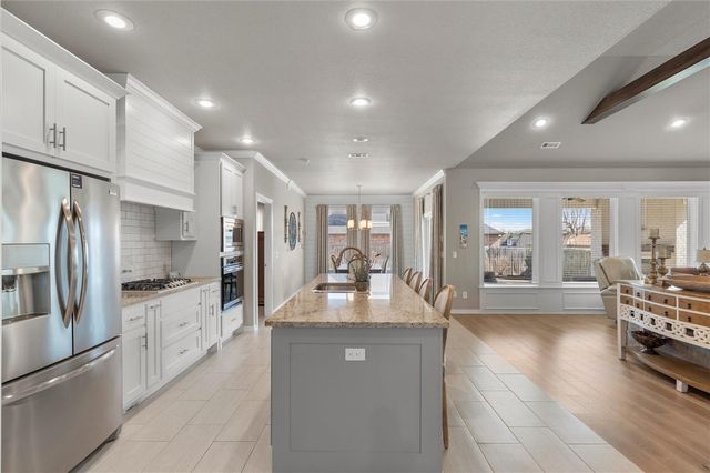 664 Malbec Road, Tontitown, AR 72762