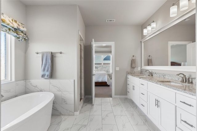 664 Malbec Road, Tontitown, AR 72762