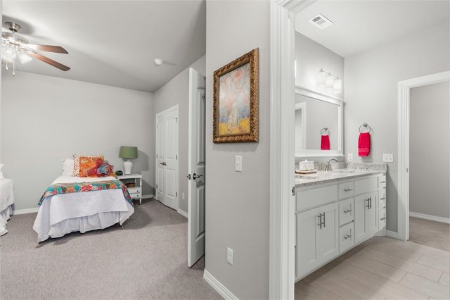 664 Malbec Road, Tontitown, AR 72762