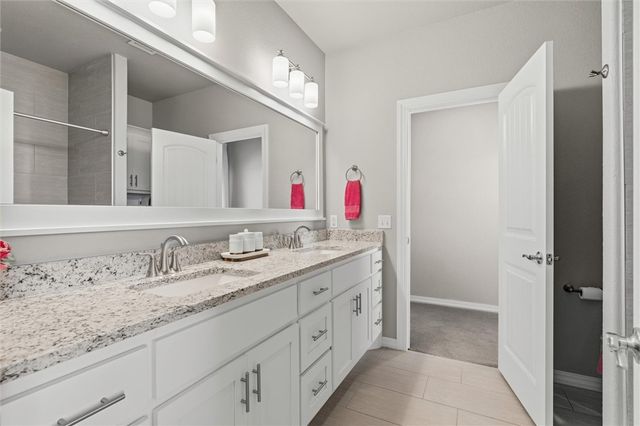 664 Malbec Road, Tontitown, AR 72762