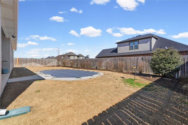 664 Malbec Road, Tontitown, AR 72762