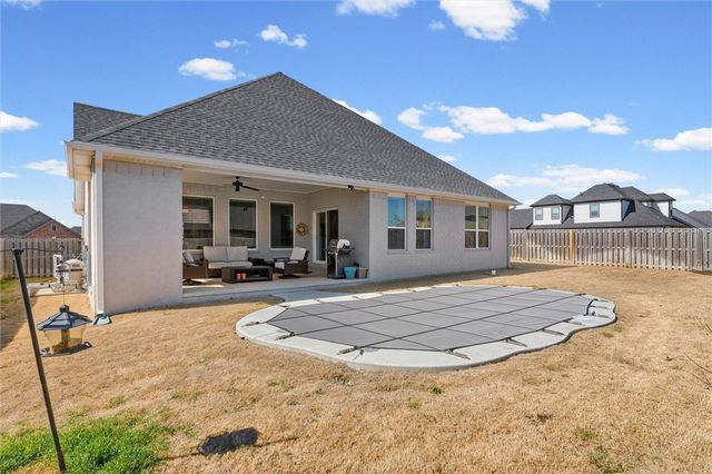 664 Malbec Road, Tontitown, AR 72762