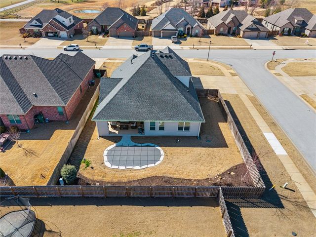 664 Malbec Road, Tontitown, AR 72762