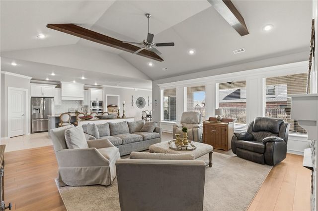 664 Malbec Road, Tontitown, AR 72762