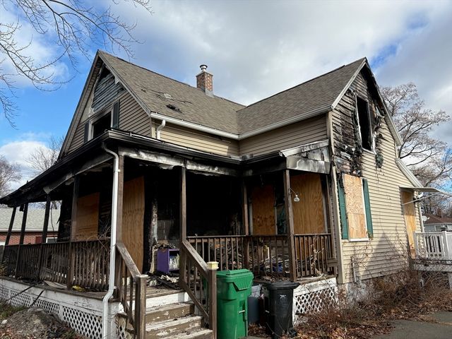 15 Hudson Avenue, Chicopee, MA 01020