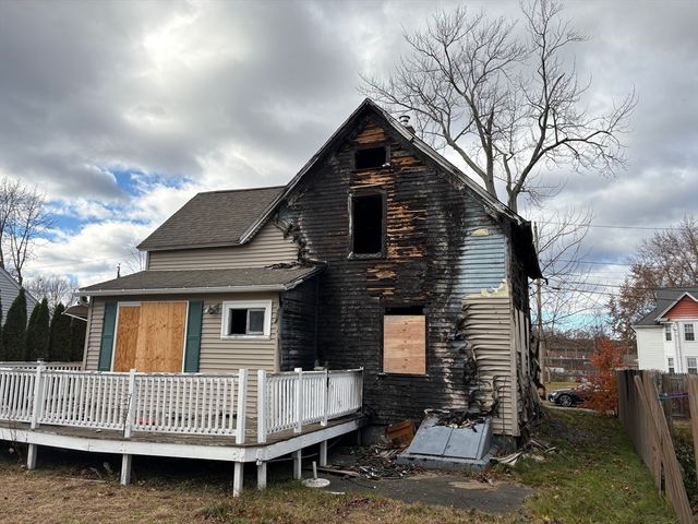 15 Hudson Avenue, Chicopee, MA 01020