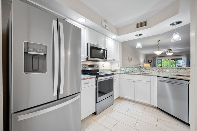 5725 GREENWOOD AVENUE 4104, North Port, FL 34287