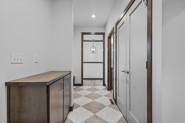 2996 CREEKWOOD DRIVE, Green Bay, WI 54311