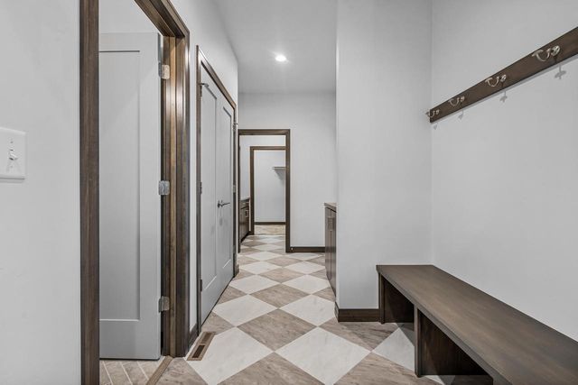 2996 CREEKWOOD DRIVE, Green Bay, WI 54311