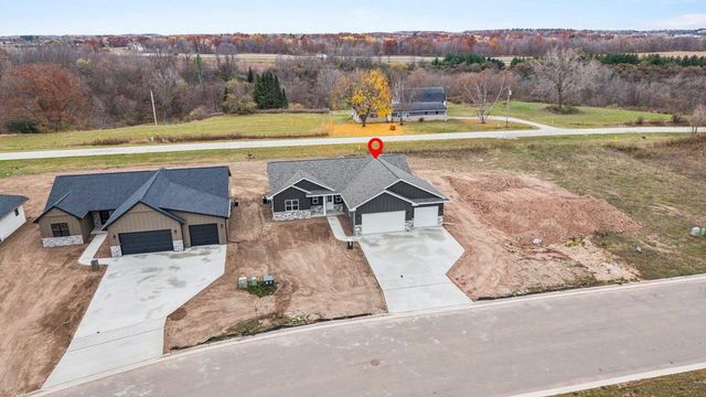 2996 CREEKWOOD DRIVE, Green Bay, WI 54311