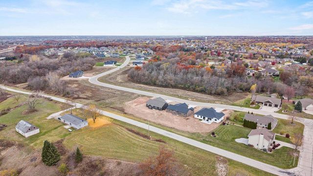 2996 CREEKWOOD DRIVE, Green Bay, WI 54311