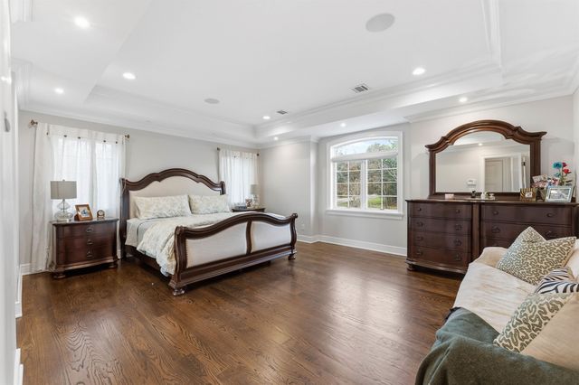 281 BEAUFORT AVE, Livingston, NJ 07039