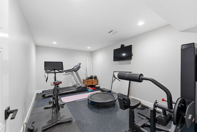 281 BEAUFORT AVE, Livingston, NJ 07039