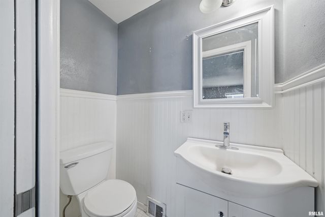 1817 W BEL AIRE Avenue, Peoria, IL 61614