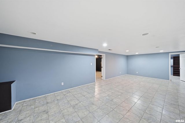 1817 W BEL AIRE Avenue, Peoria, IL 61614