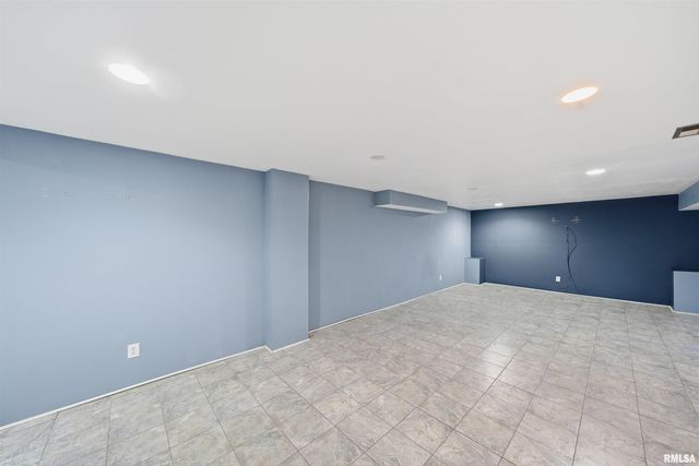 1817 W BEL AIRE Avenue, Peoria, IL 61614