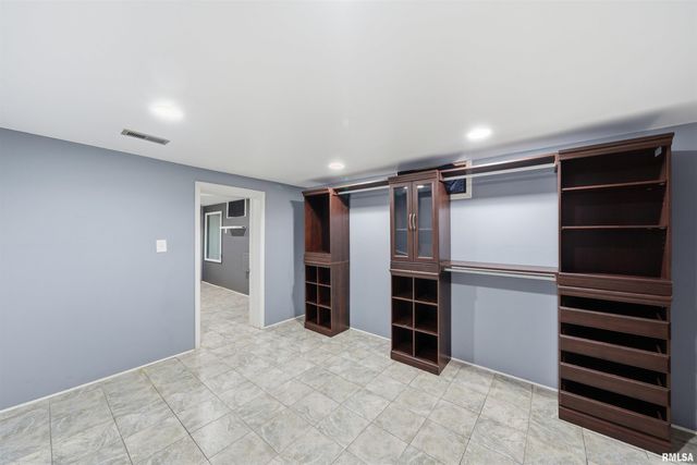 1817 W BEL AIRE Avenue, Peoria, IL 61614