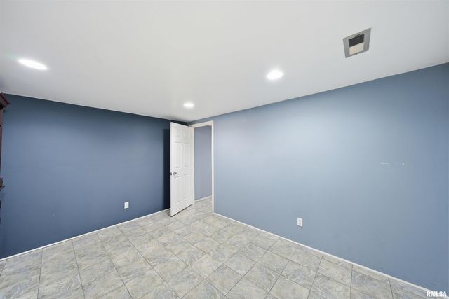 1817 W BEL AIRE Avenue, Peoria, IL 61614