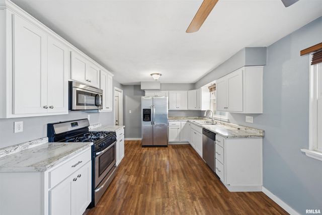 1817 W BEL AIRE Avenue, Peoria, IL 61614