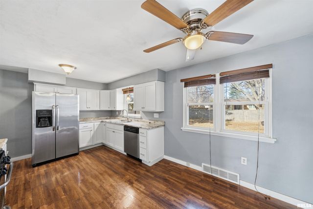 1817 W BEL AIRE Avenue, Peoria, IL 61614