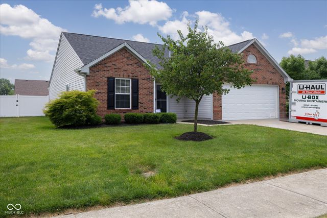 913 Halyard Drive, Avon, IN 46123