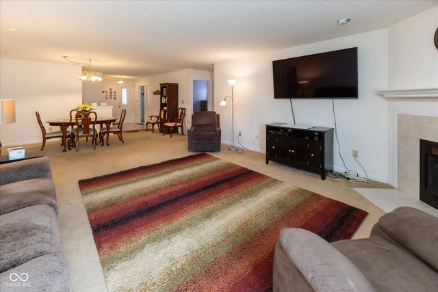 913 Halyard Drive, Avon, IN 46123