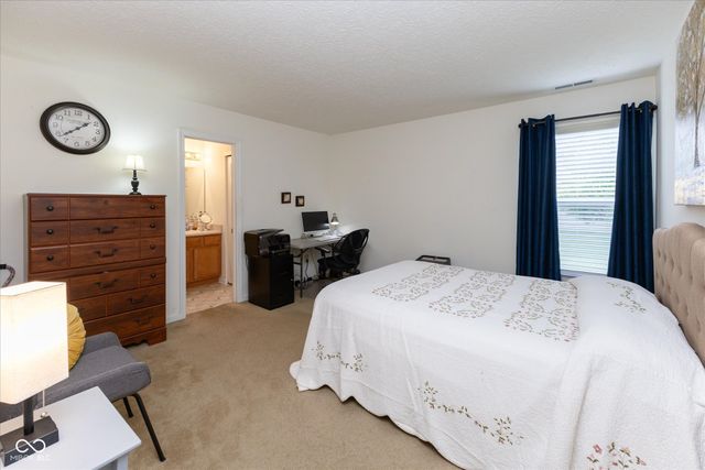 913 Halyard Drive, Avon, IN 46123