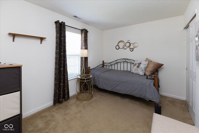 913 Halyard Drive, Avon, IN 46123