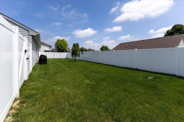 913 Halyard Drive, Avon, IN 46123