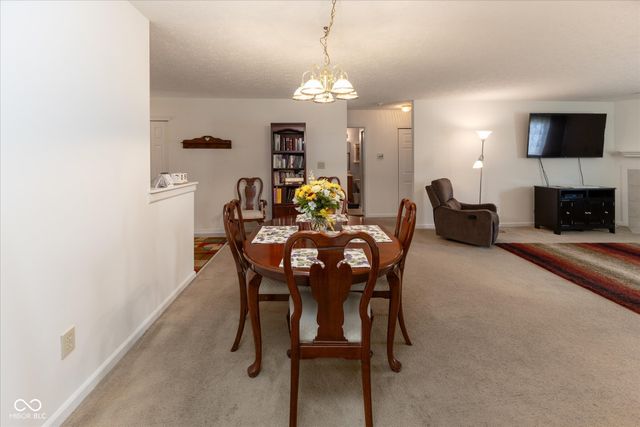 913 Halyard Drive, Avon, IN 46123