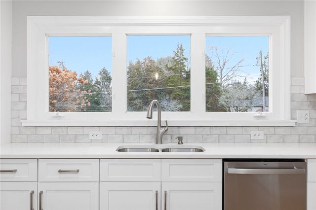 13 Ivy Place, Lincoln, RI 02865