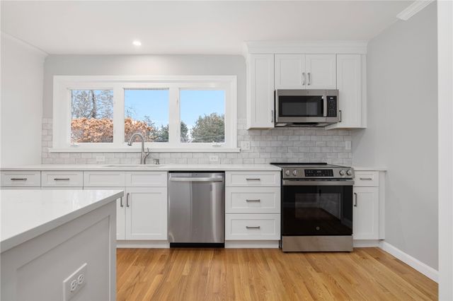 13 Ivy Place, Lincoln, RI 02865