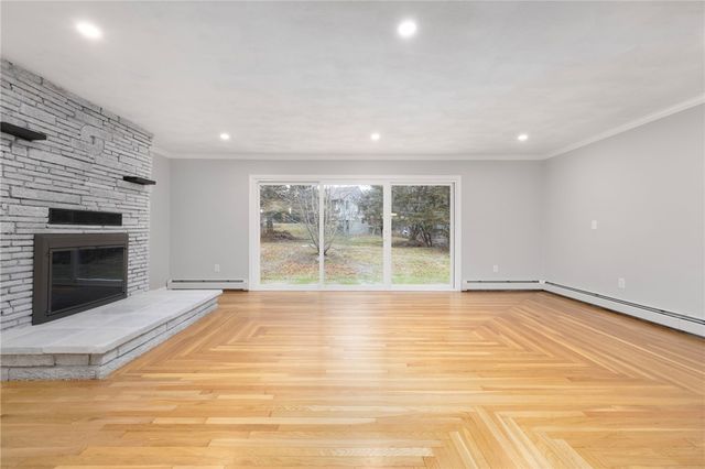 13 Ivy Place, Lincoln, RI 02865