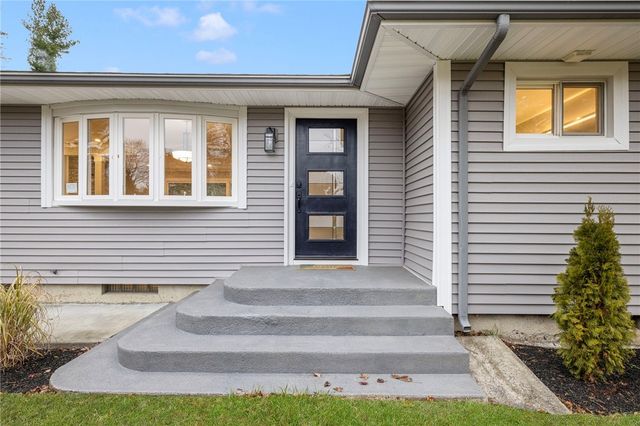 13 Ivy Place, Lincoln, RI 02865