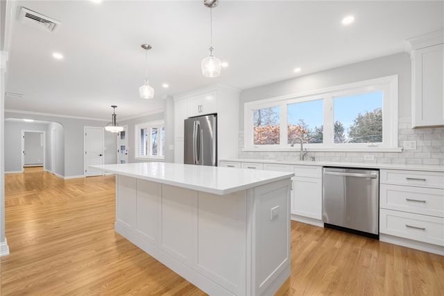 13 Ivy Place, Lincoln, RI 02865