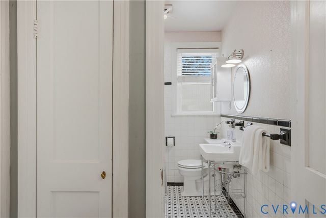 6703 Patterson Ave, Richmond, VA 23226