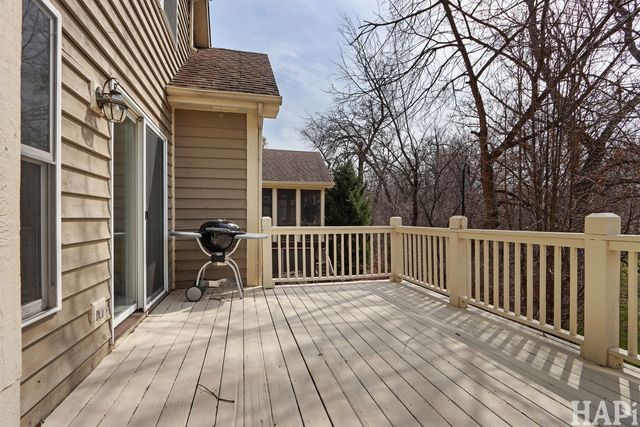 1419 White Oak Lane, Woodstock, IL 60098