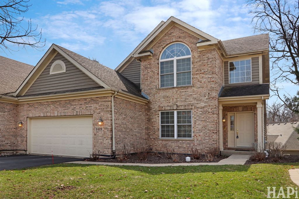1419 White Oak Lane, Woodstock, IL 60098