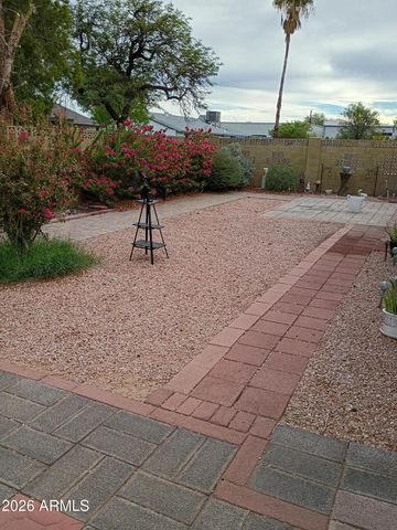 2320 E WALTANN Lane, Phoenix, AZ 85022