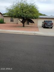 2320 E WALTANN Lane, Phoenix, AZ 85022