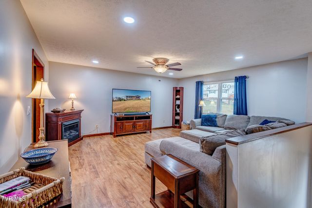 225 Plainview Heights Circle, Greeneville, TN 37745