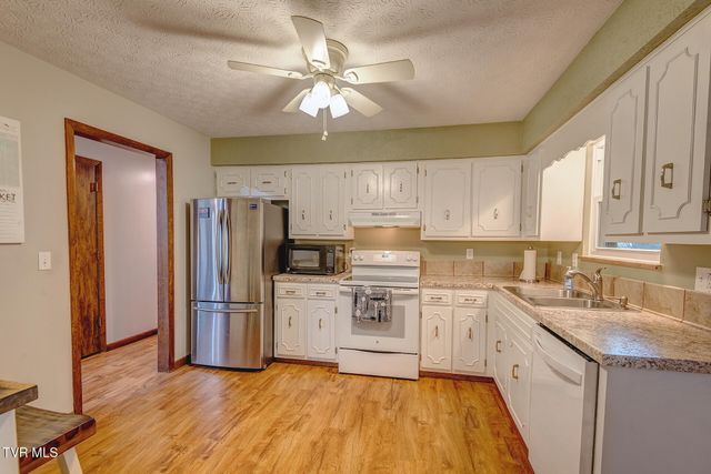 225 Plainview Heights Circle, Greeneville, TN 37745