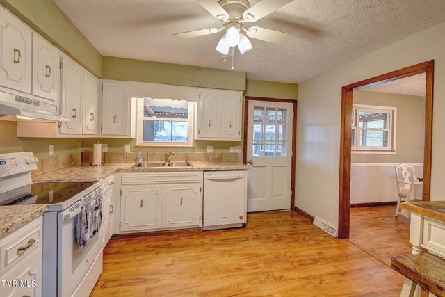 225 Plainview Heights Circle, Greeneville, TN 37745