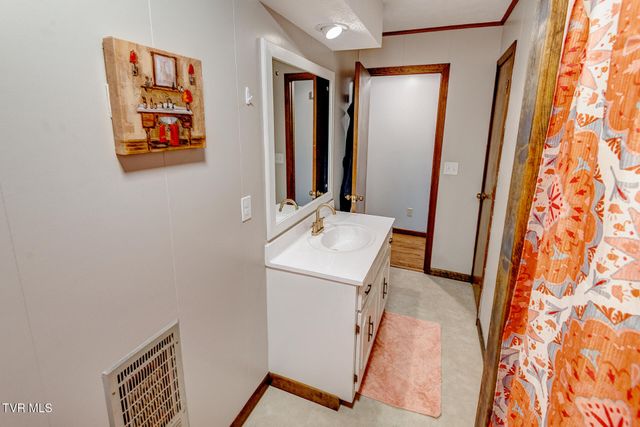 225 Plainview Heights Circle, Greeneville, TN 37745