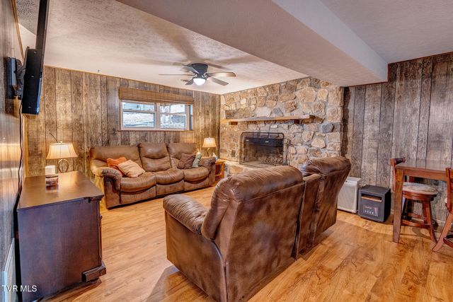 225 Plainview Heights Circle, Greeneville, TN 37745