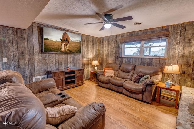 225 Plainview Heights Circle, Greeneville, TN 37745