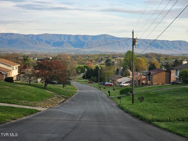 225 Plainview Heights Circle, Greeneville, TN 37745