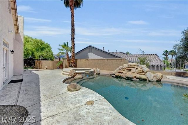 1135 Hidden Mist Street, Henderson, NV 89052