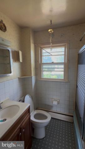 1609 6TH AVE, Folsom, PA 19033